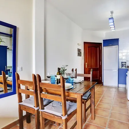 Apartment El With Two Bedrooms *