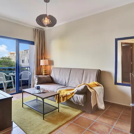 El With Two Bedrooms Daire *